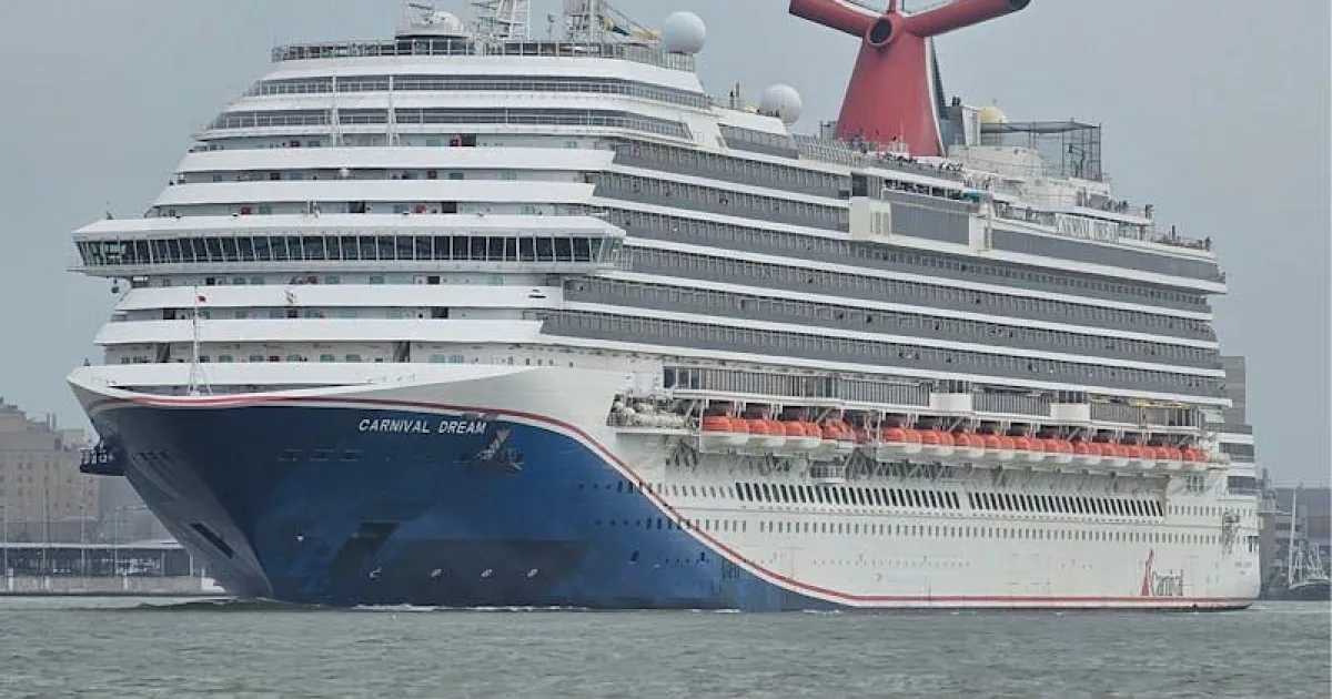 carnival dream cruise ship.jpg